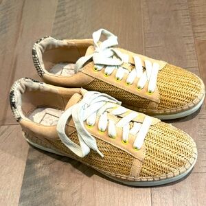 EUC DOLCE VITA MADOX WOVEN ESPADRILLE
WORN TWICE